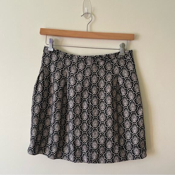 LOFT Dresses & Skirts - LOFT 6 mini skirt black white business casual floral professional work wear